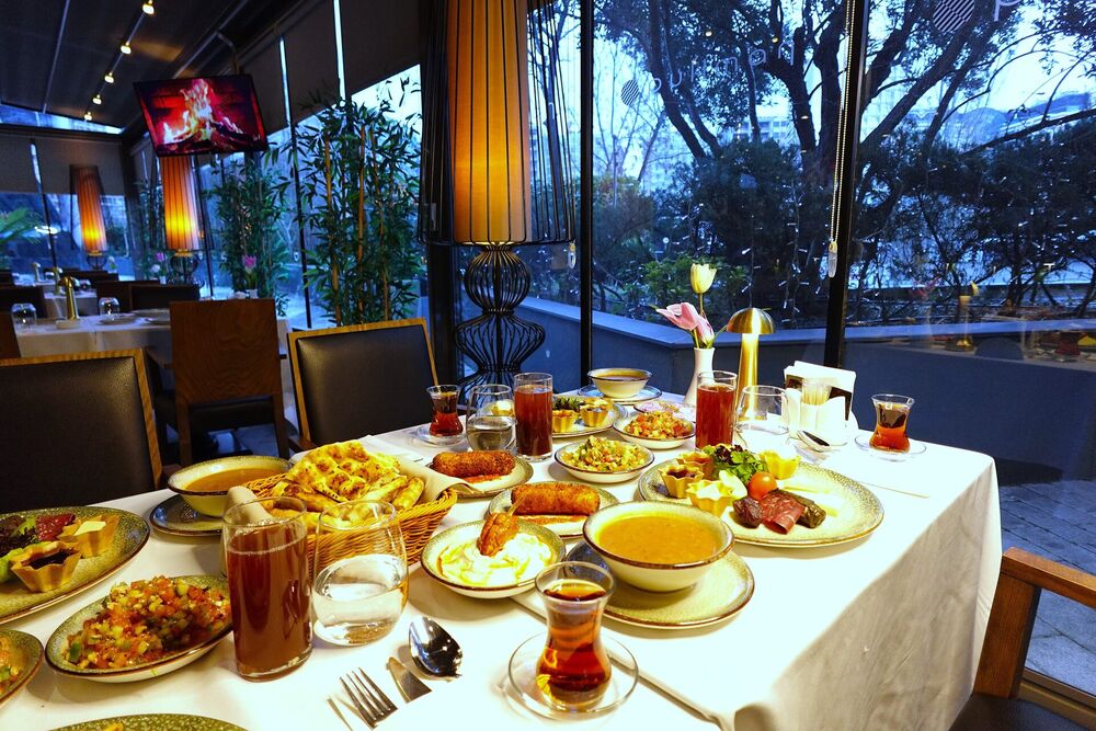 Manzaralı masa